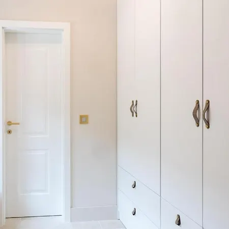 Rudavista فيلة *